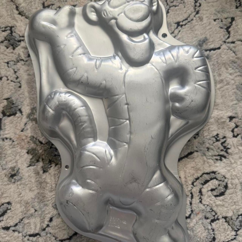 Wilton Tigger Cake Pan